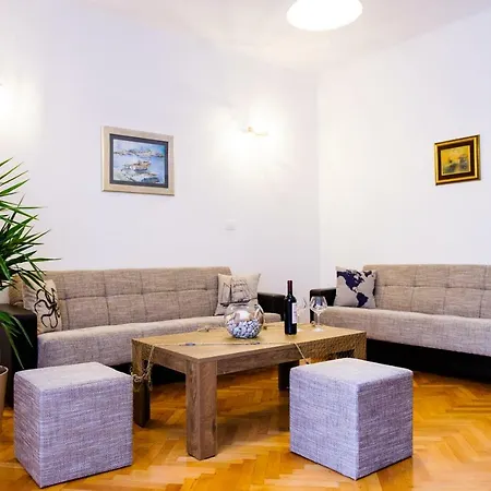 Dundo Baldo * Σπλιτ